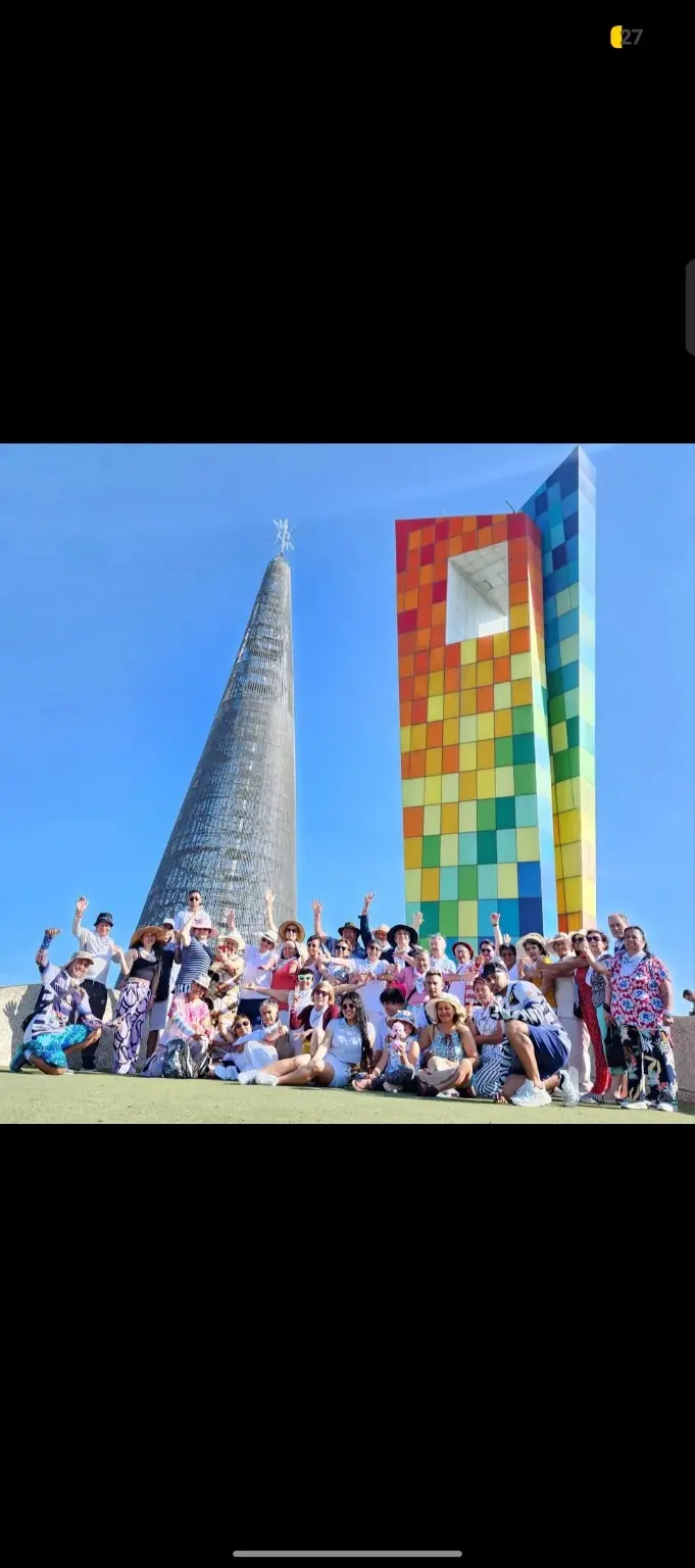 Grupo disfrutando una ruta navideña
